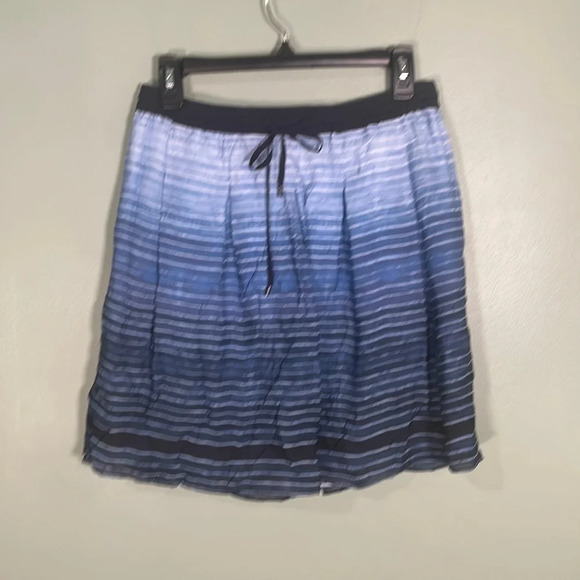 VINCE. Silk Pleated Striped Ombre Blue Mini Skirt Small NWT - Picture 4 of 10